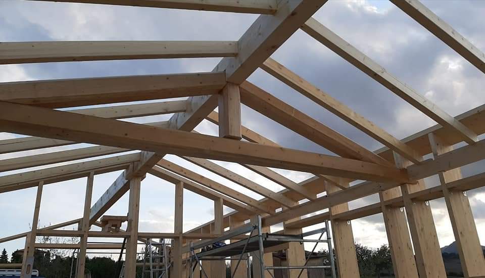 Cingoli (MC): nuova casa in legno e paglia
