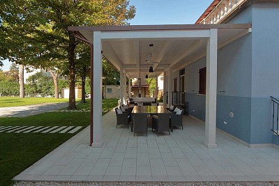 Pergolato in abete lamellare sbiancato