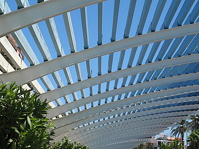 Tettoie su lastrico solare: ecco quando rientrano nell’edilizia libera